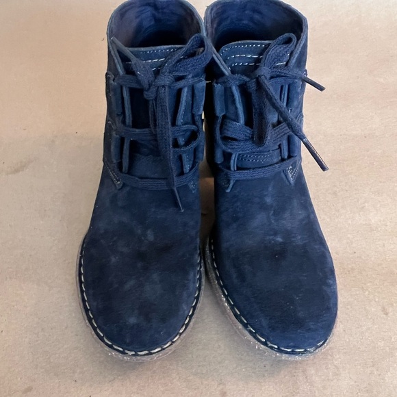 Clark’s Carleta Lyon Navy Suede Lace up Block Heel Ankle Boots Size Women’s US 7 - Picture 1 of 11